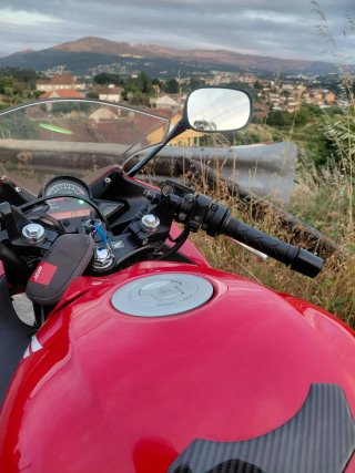 Honda CBR 125R Roja