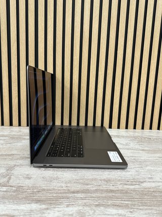 MacBook Pro 16" 2019 i7 16GB 500GB