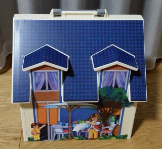 Casa de muñecas Playmobil con accesorios