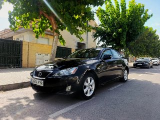 Lexus is 220D