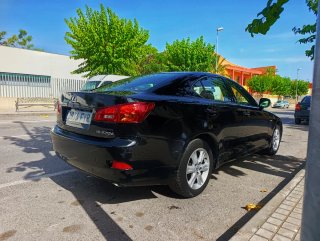 Lexus is 220D
