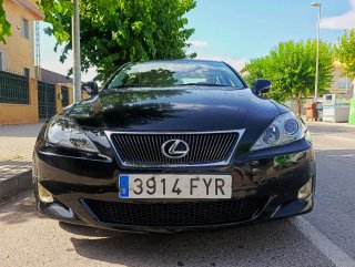 Lexus is 220D