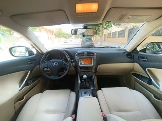 Lexus is 220D