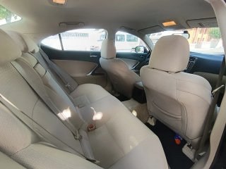 Lexus is 220D