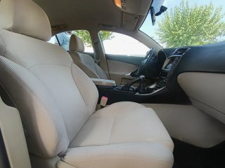 Lexus is 220D