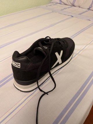 Zapatillas Munich Talla 39 Negras y Blancas