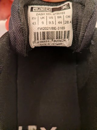 Zapatillas Munich Talla 39 Negras y Blancas