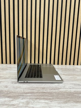 MacBook Pro 16" 2019 i7 16GB 500GB