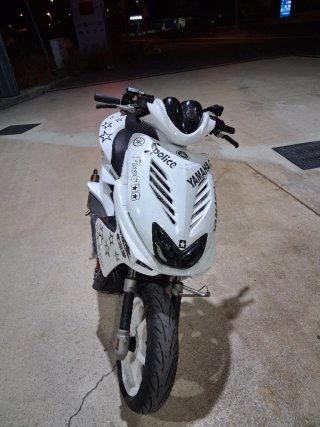 Yamaha Aerox 49cc Scooter Blanca