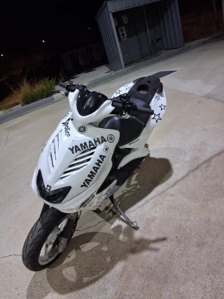 Yamaha Aerox 49cc Scooter Blanca