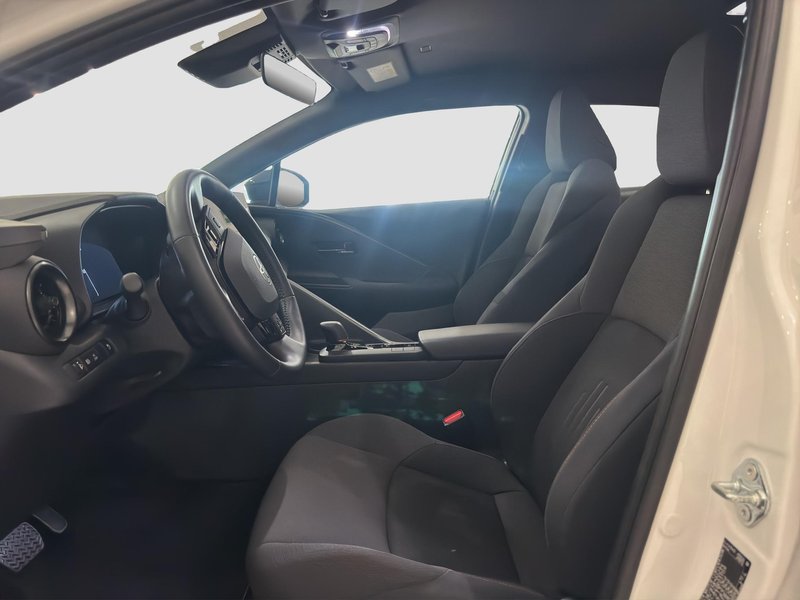 Toyota C-HR 2025, foto 12