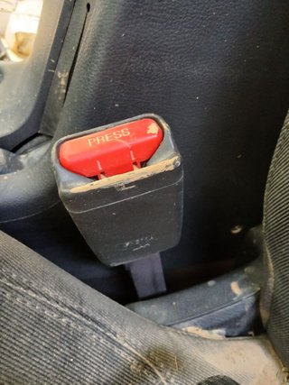 ENGANCHE CINTURON DELANTERO IZQUIERDO Kia Carens (RP)(2013->)