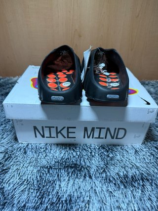 Nike Mind 001