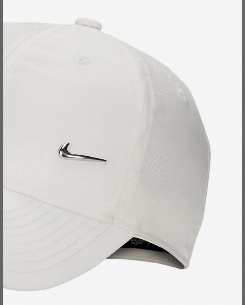 Gorra Nike Dri-FIT Club Metal Swoosh Blanca