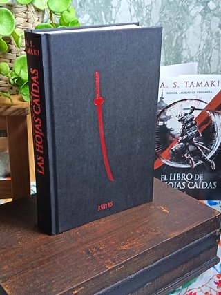 El Libro de Las Hojas Caídas – A. S. Tamaki