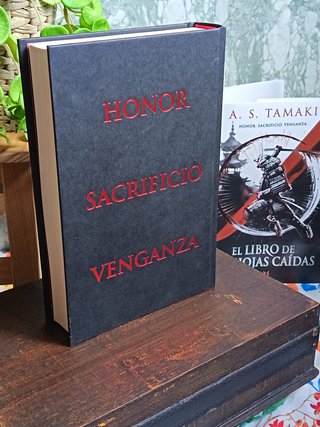 El Libro de Las Hojas Caídas – A. S. Tamaki