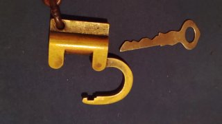 2 Candados Antiguos de Latón con Llave