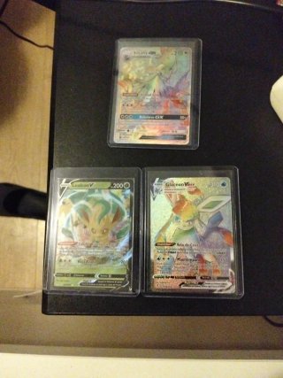 Cartas Pokémon diferentes expansiones
