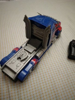 Optimus Prime Transformers telecomandato