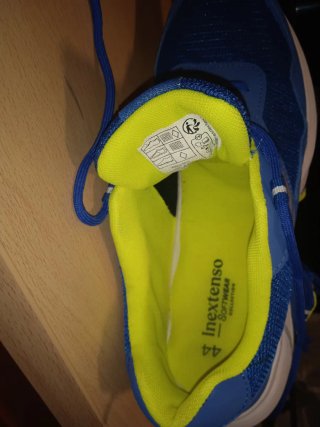 Zapatillas deportivas azules y amarillas talla 44