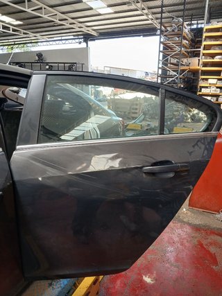PUERTA TRASERA IZQUIERDA Opel Insignia Berlina (2008->)