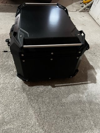 Baúl Moto Givi Outback Evo Negro 58L