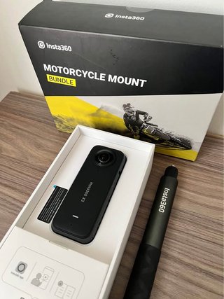 Cámara Insta360 X3 + Accesorios Moto