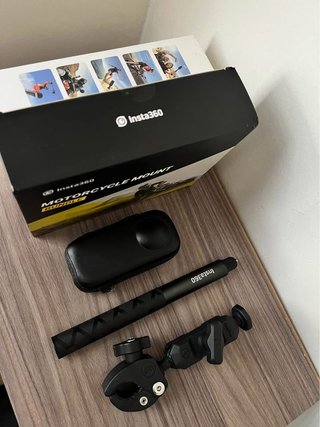 Cámara Insta360 X3 + Accesorios Moto