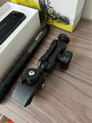 Cámara Insta360 X3 + Accesorios Moto