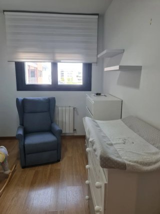 Sillón de lactancia y masaje gris