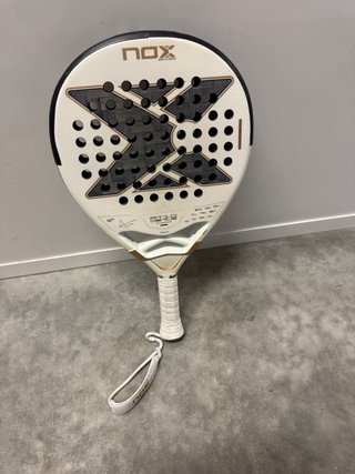 Pala de pádel NOX AT10 Genius Xtreme