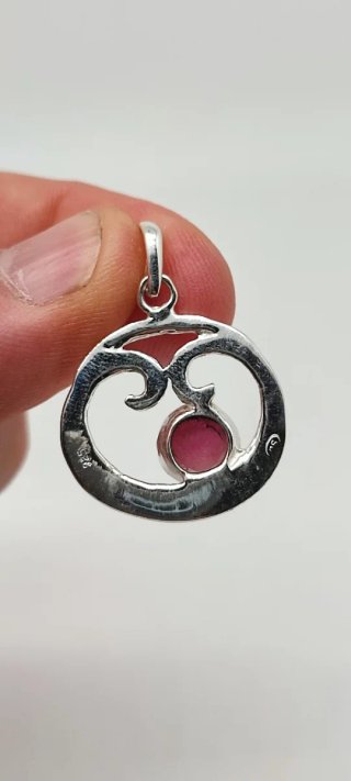 Colgante de Plata y turmalina rosa.