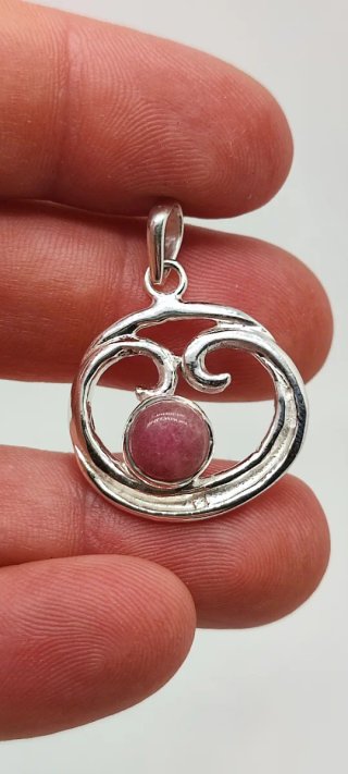 Colgante de Plata y turmalina rosa.