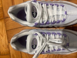Nike Air Max 95 Brancos e Roxos - Usados 1x
