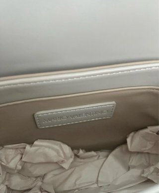 Borsa Valentino grigia con logo oro