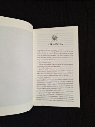 Jennifer Armentrout. Primigenia de sangre y hueso