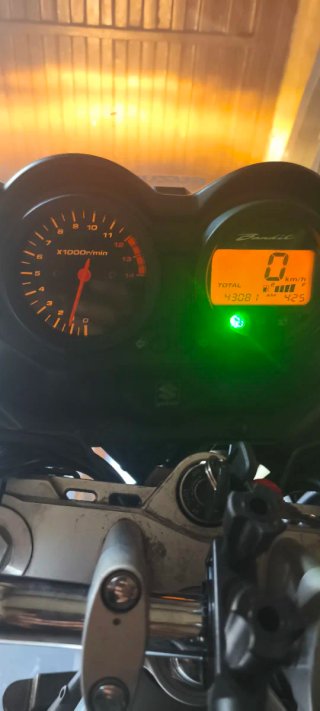 Suzuki Bandit 650 Plata
