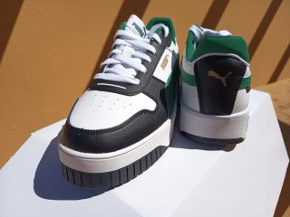 Zapatillas Puma Carina Street Talla 40