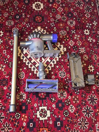 Dyson V8 + Accesorios