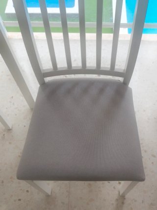 Mesa extensible Ikea 84/120x74 + 4 sillas