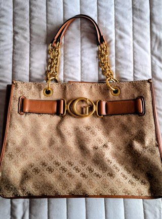 Bolso Guess Grande Marrón y Dorado