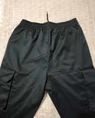 Pantalones cargo negros Shein