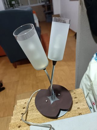 Lámpara de mesa pequeña