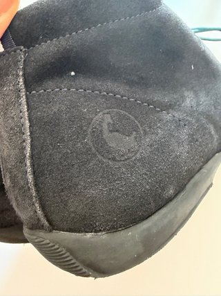 Botas de ante con cordones azules