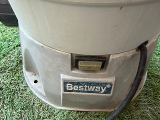 Piscina Intex y depuradora Bestway