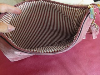 Bolso bordado rosa y rojo