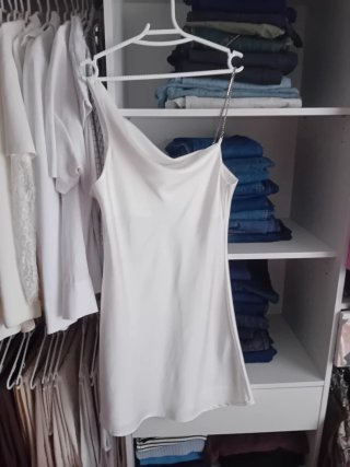 Precioso vestido y obsequio 2 prendas
