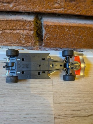 Coche Scalextric McLaren MP4-21 Kimi Räikkönen