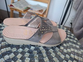 Sandalias Piel Legítima Talla 39. Comodísimas 8€