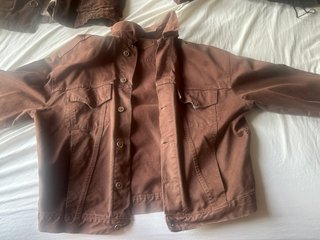 Chaqueta Beige con Forro Camuflaje